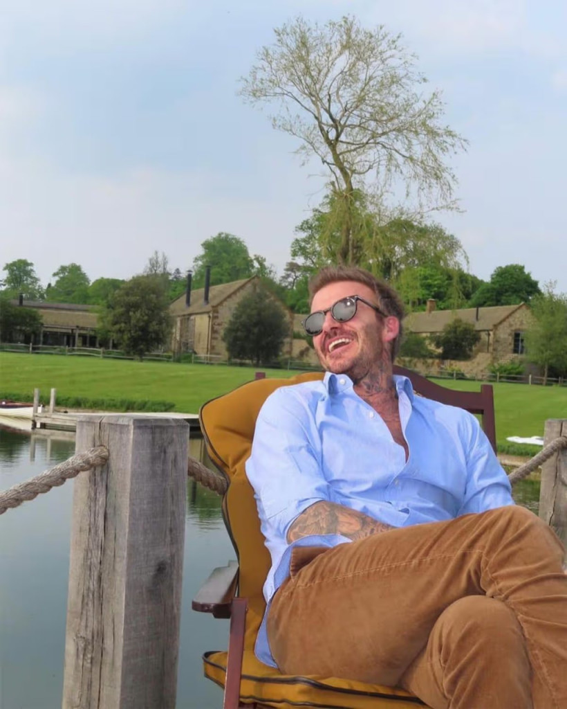To&agrave;n cảnh khu đất 100.000m2 l&agrave; trang trại nu&ocirc;i g&agrave; của David Beckham - Ảnh 1.