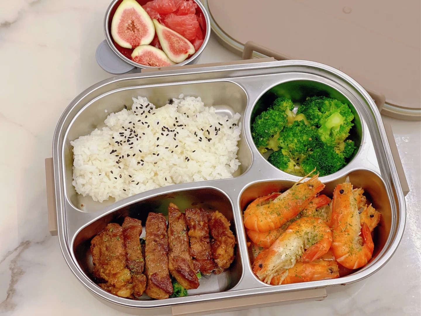 Mẹ ng&agrave;y n&agrave;o cũng chuẩn bị cơm hộp cho con trai cấp 2, nh&igrave;n th&agrave;nh phẩm, d&acirc;n mạng: "Xin lỗi, t&ocirc;i kh&ocirc;ng ăn nổi canteen nữa" - Ảnh 2.