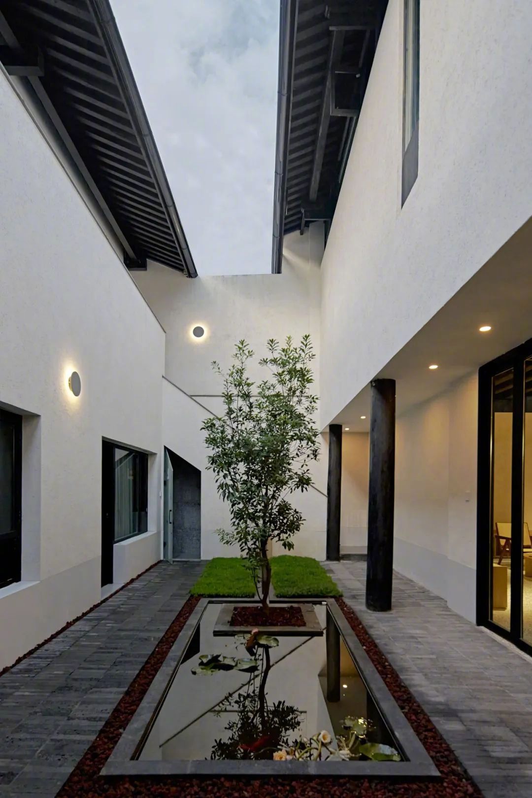 Người đàn ông Bắc Kinh bỏ gần 20 tỷ xây nhà dưỡng già cho bố mẹ: Thuê đất 30 năm, đổi lại một tuổi già hoàn toàn khác - Ảnh 10.