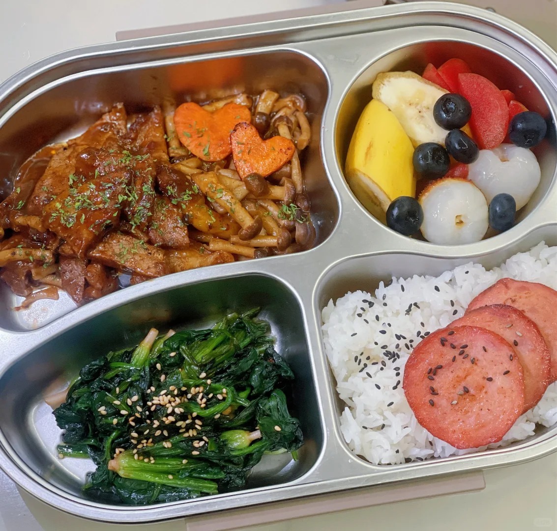 Mẹ ng&agrave;y n&agrave;o cũng chuẩn bị cơm hộp cho con trai cấp 2, nh&igrave;n th&agrave;nh phẩm, d&acirc;n mạng: "Xin lỗi, t&ocirc;i kh&ocirc;ng ăn nổi canteen nữa" - Ảnh 13.