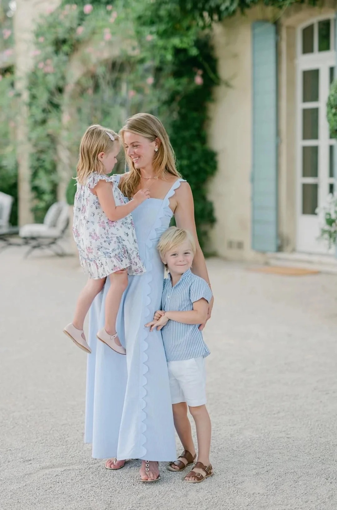 Nữ blogger c&oacute; gu sống đậm chất Provence: Từ c&ocirc; g&aacute;i ng&agrave;nh t&agrave;i ch&iacute;nh đến mẹ 3 con m&ecirc; nh&agrave; đẹp, du lịch v&agrave; thời trang- Ảnh 13.