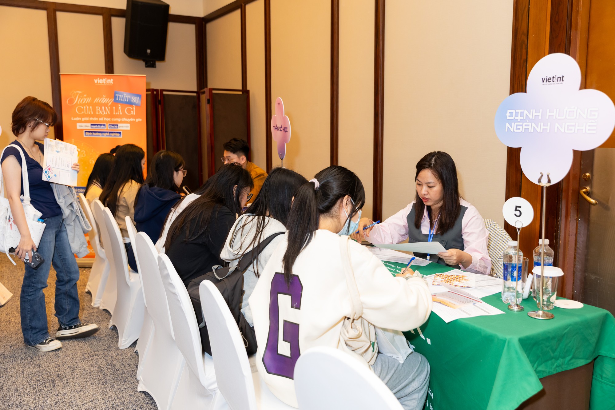 Bạn c&oacute; đang FOMO khi chọn trường du học 2027? - Ảnh 3.