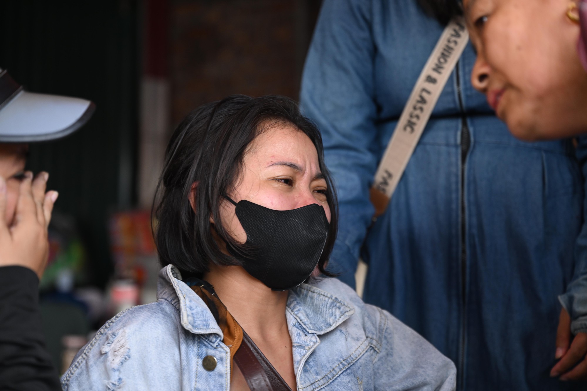 Kh&ocirc;ng c&oacute; ph&eacute;p m&agrave;u n&agrave;o xảy ra: Đ&atilde; t&igrave;m thấy nam sinh vi&ecirc;n H&agrave; Nội mất t&iacute;ch khi đi qua đường ngập s&acirc;u, mẹ kh&oacute;c ngất khi nhận tin dữ- Ảnh 4.