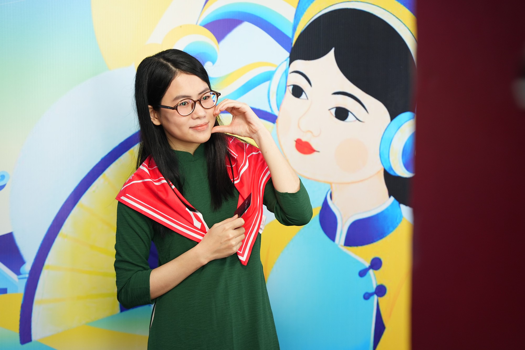Người trẻ đến Văn Miếu &ldquo;xin v&iacute;a&rdquo; học h&agrave;nh, c&ocirc;ng việc: Booth Fandom Y&ecirc;u Nước c&oacute; g&igrave; m&agrave; đ&ocirc;ng kh&aacute;ch? - Ảnh 6.