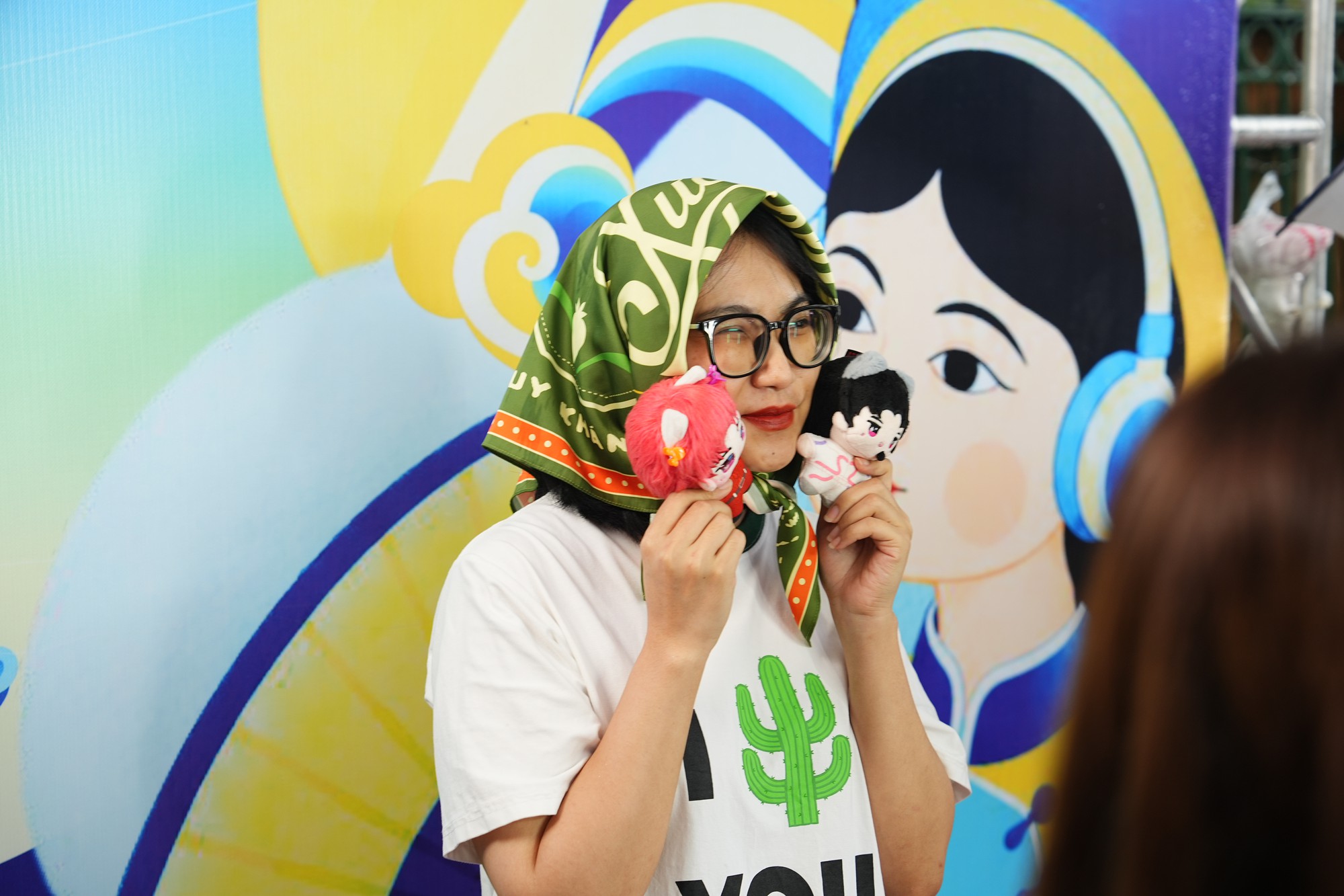 Người trẻ đến Văn Miếu &ldquo;xin v&iacute;a&rdquo; học h&agrave;nh, c&ocirc;ng việc: Booth Fandom Y&ecirc;u Nước c&oacute; g&igrave; m&agrave; đ&ocirc;ng kh&aacute;ch? - Ảnh 4.