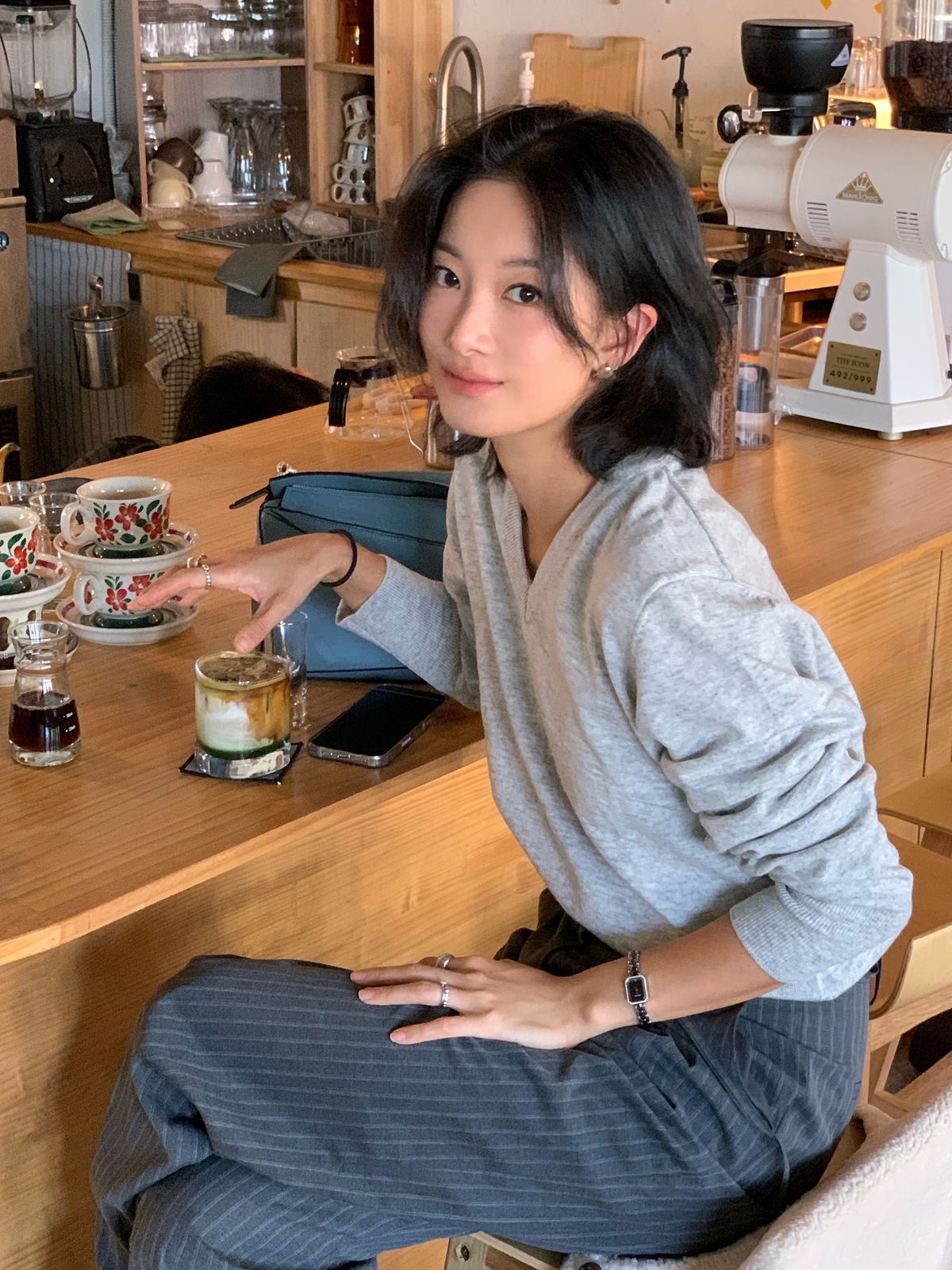 Song Hye Kyo để tóc ngắn nổi bật thần thái sang chảnh, cá tính: Chị em có ngay kiểu tóc hack tuổi cho mùa thu đông- Ảnh 15.