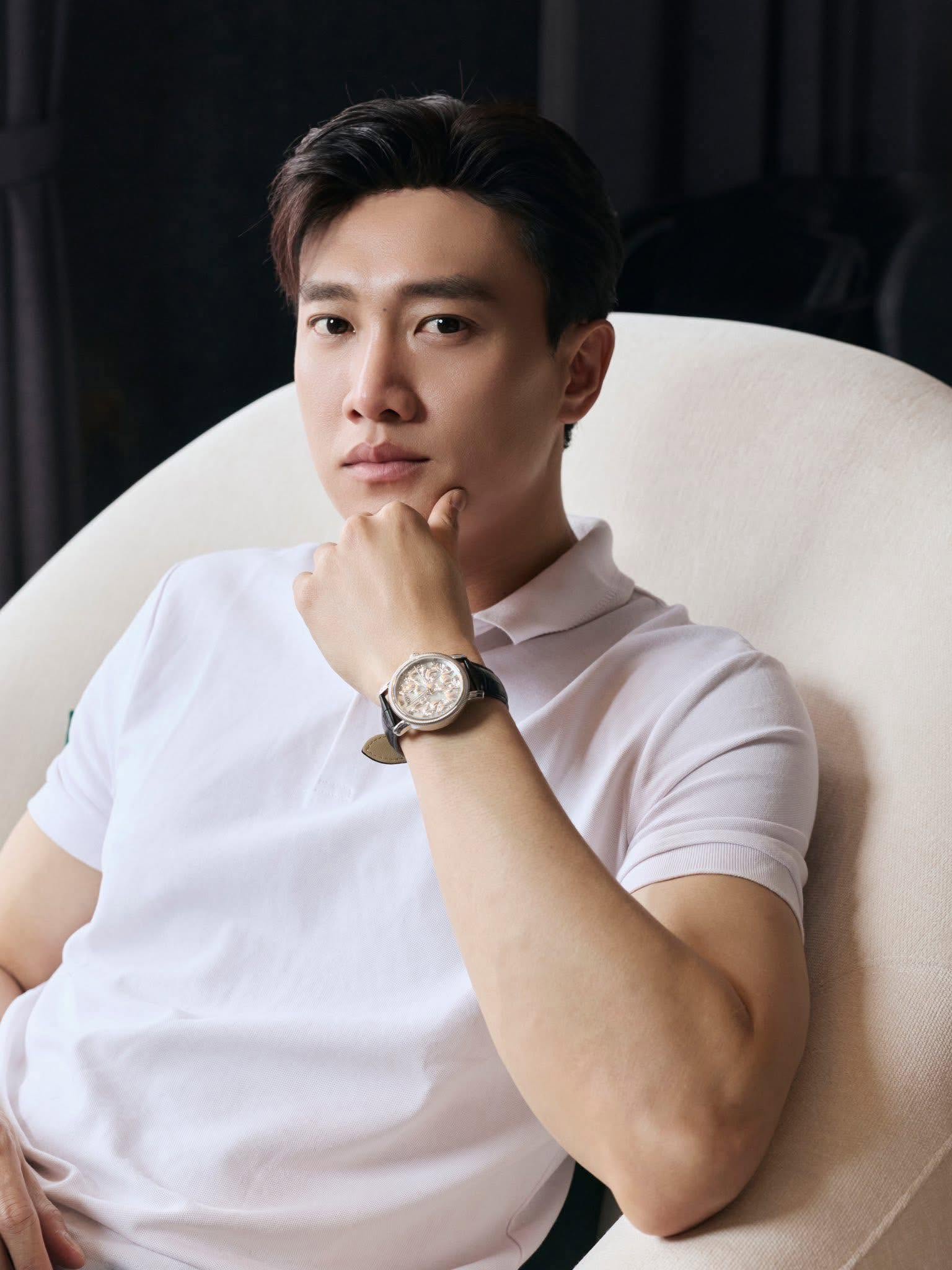 Nam diễn vi&ecirc;n Việt từng l&agrave;m phụ hồ nay đi b&aacute;n m&igrave;, mở chuỗi cửa h&agrave;ng khắp Việt Nam- Ảnh 1.