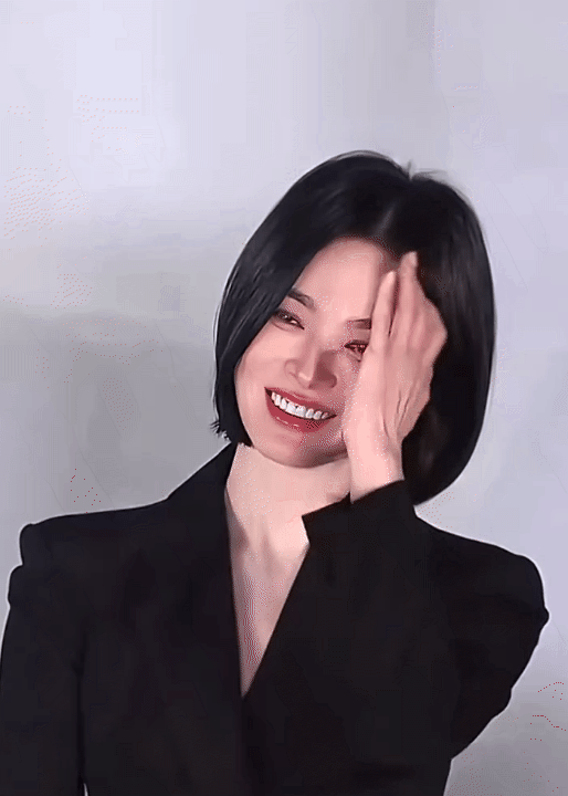 Song Hye Kyo để tóc ngắn nổi bật thần thái sang chảnh, cá tính: Chị em có ngay kiểu tóc hack tuổi cho mùa thu đông- Ảnh 3.