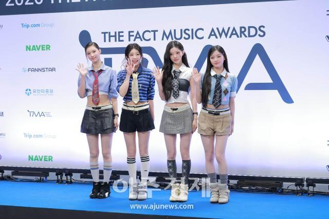 Sự kiện hot nhất showbiz h&ocirc;m nay: Seohyun (SNSD) h&oacute;a nữ thần, nam thần BAD "hẩy ngực" chiếm trọn spotlight- Ảnh 22.