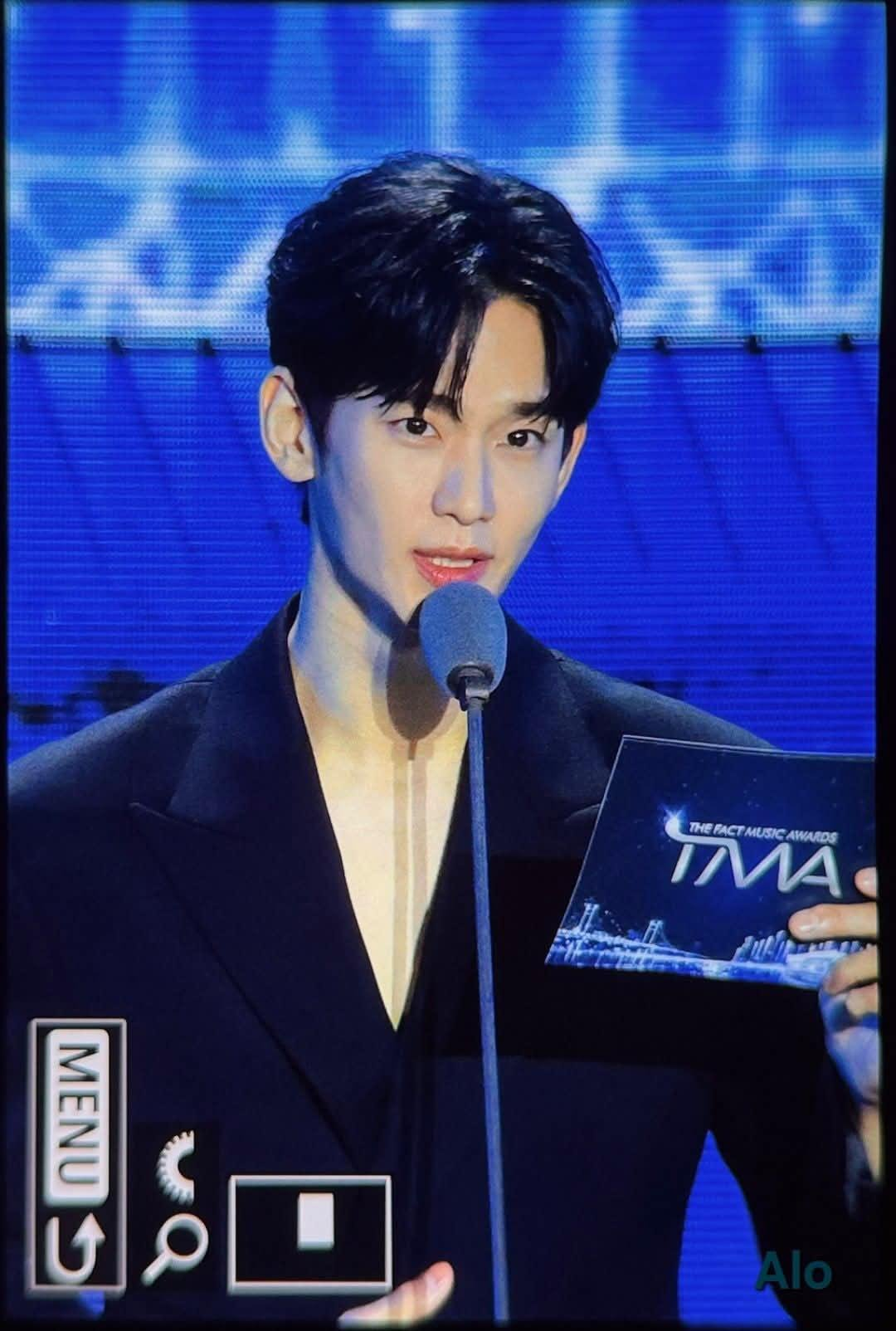 Kim Soo Hyun tái xuất tại lễ trao giải sau scandal, thần thái ra sao?- Ảnh 8.