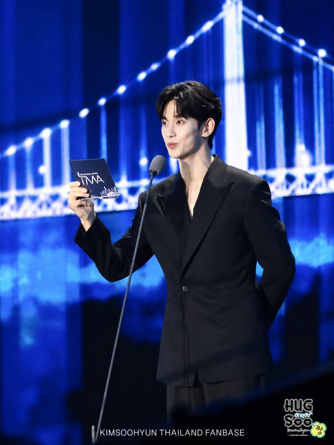 Kim Soo Hyun tái xuất tại lễ trao giải sau scandal, thần thái ra sao?- Ảnh 3.