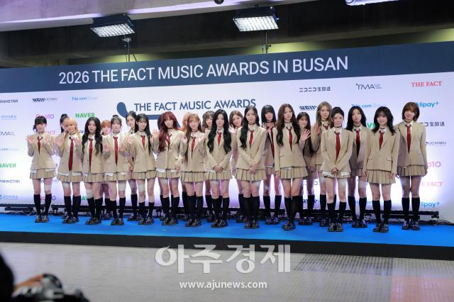 Sự kiện hot nhất showbiz h&ocirc;m nay: Seohyun (SNSD) h&oacute;a nữ thần, nam thần BAD "hẩy ngực" chiếm trọn spotlight- Ảnh 24.