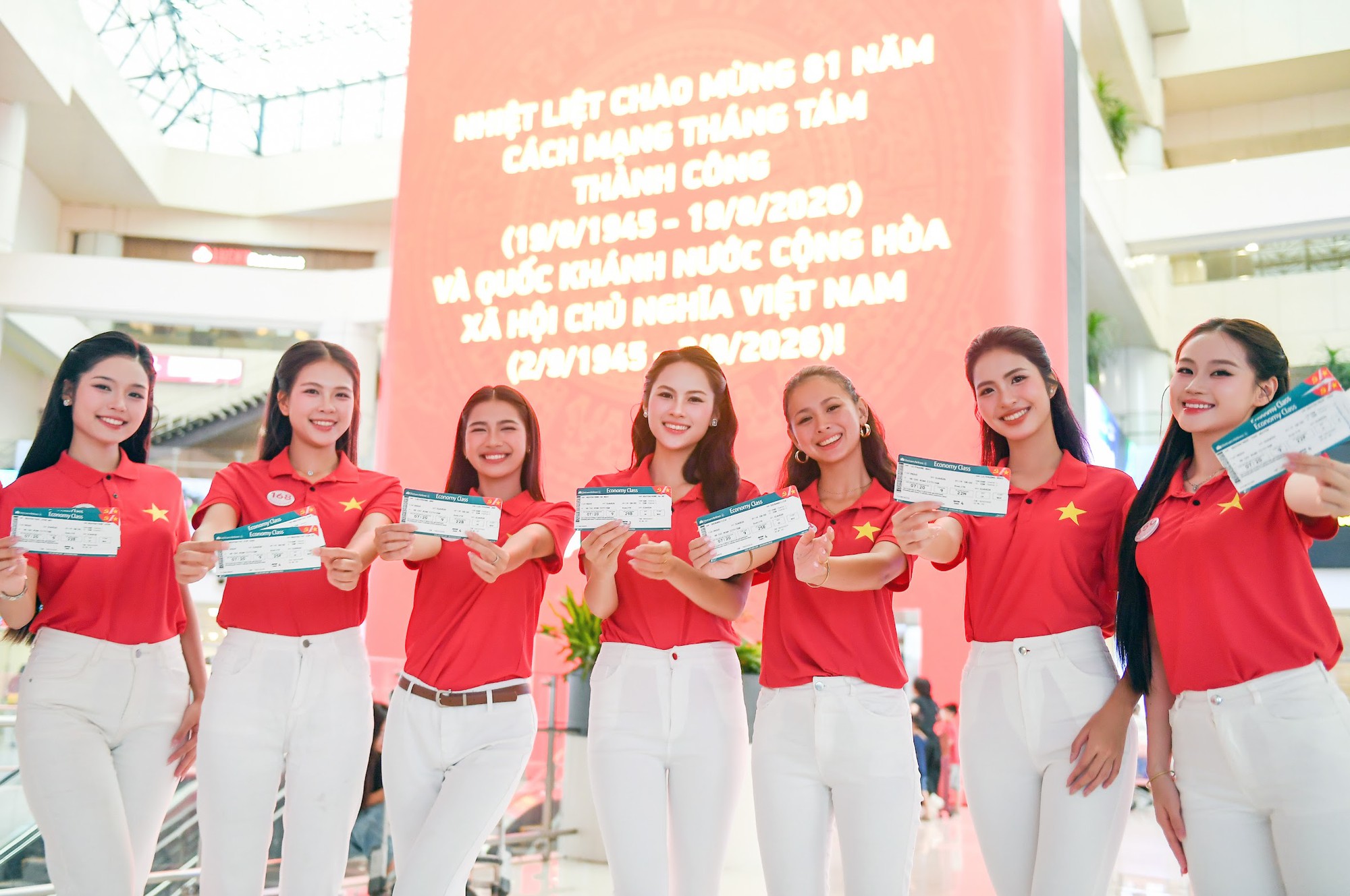 Giai điệu Quốc khánh vang lên ở độ cao 10.000 mét trên chuyến bay Vietnam Airlines- Ảnh 3.