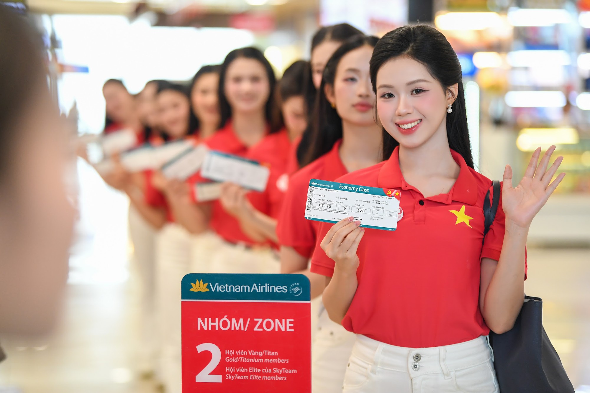 Giai điệu Quốc khánh vang lên ở độ cao 10.000 mét trên chuyến bay Vietnam Airlines- Ảnh 4.