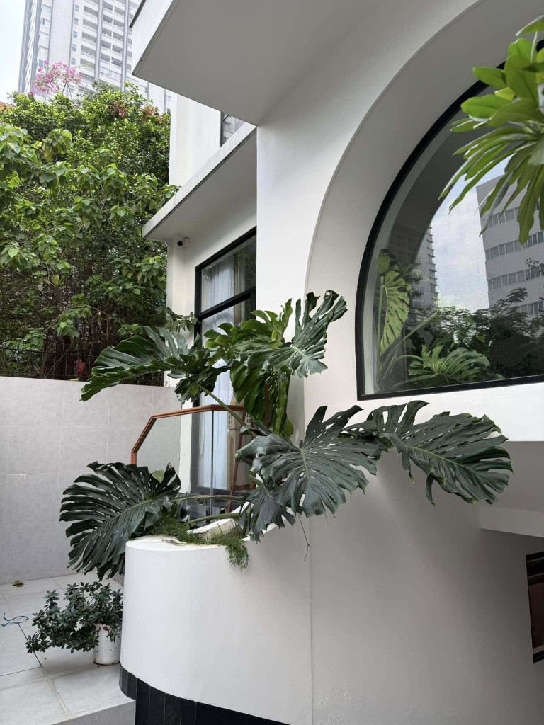 Cây chuối, cành hồng trang trí Trung thu trong biệt phủ 1.000m2 của Vân Trang - Ảnh 13.