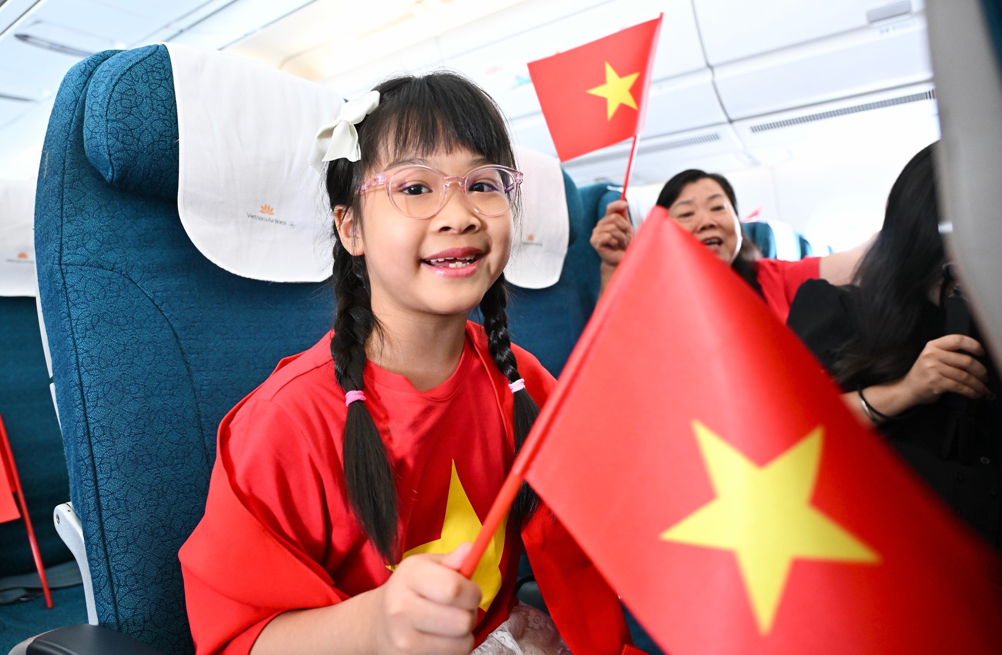 Giai điệu Quốc khánh vang lên ở độ cao 10.000 mét trên chuyến bay Vietnam Airlines- Ảnh 16.