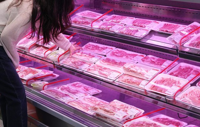 Lương không tăng, 1 bữa ăn đạm bạc cũng hơn 277k: Dân tình đành thay đổi cách tiêu tiền- Ảnh 2.