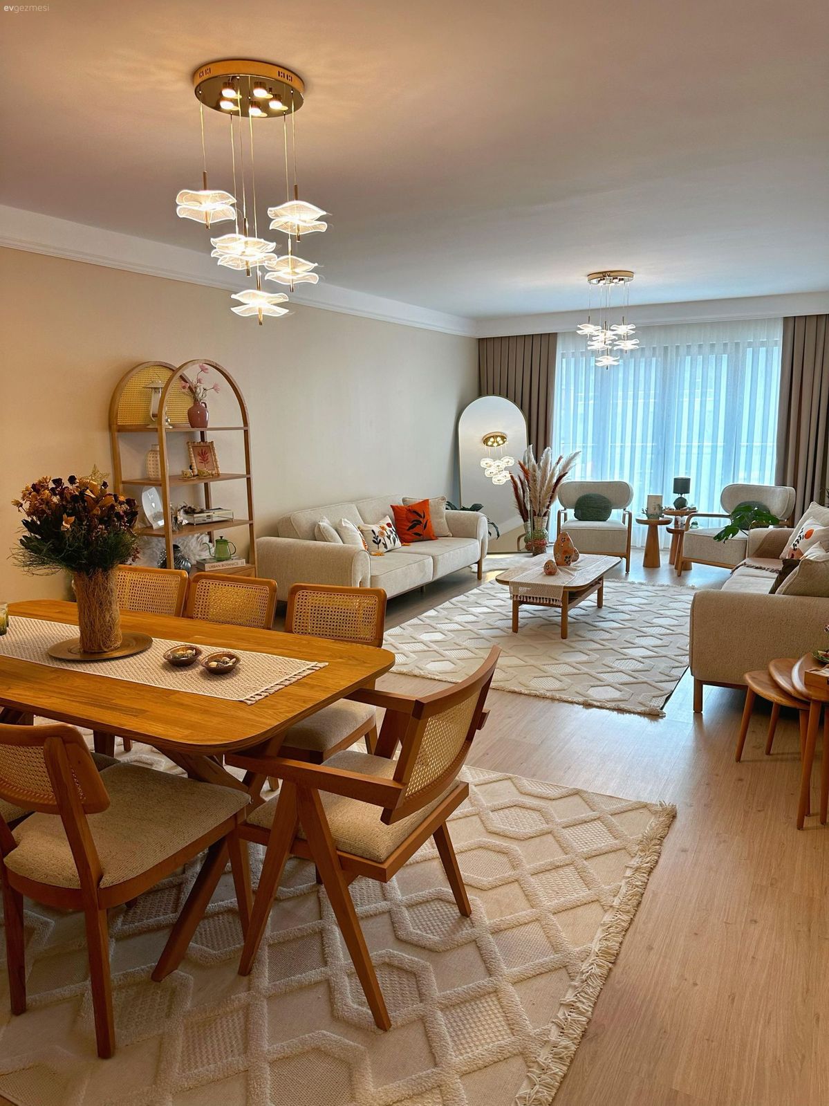 Cặp vợ chồng mua &ocirc; t&ocirc;, cả tuần chỉ d&ugrave;ng xe đ&uacute;ng 2 ng&agrave;y: 1 th&aacute;ng vẫn tốn gần 6,4 triệu đồng nu&ocirc;i xe- Ảnh 2.