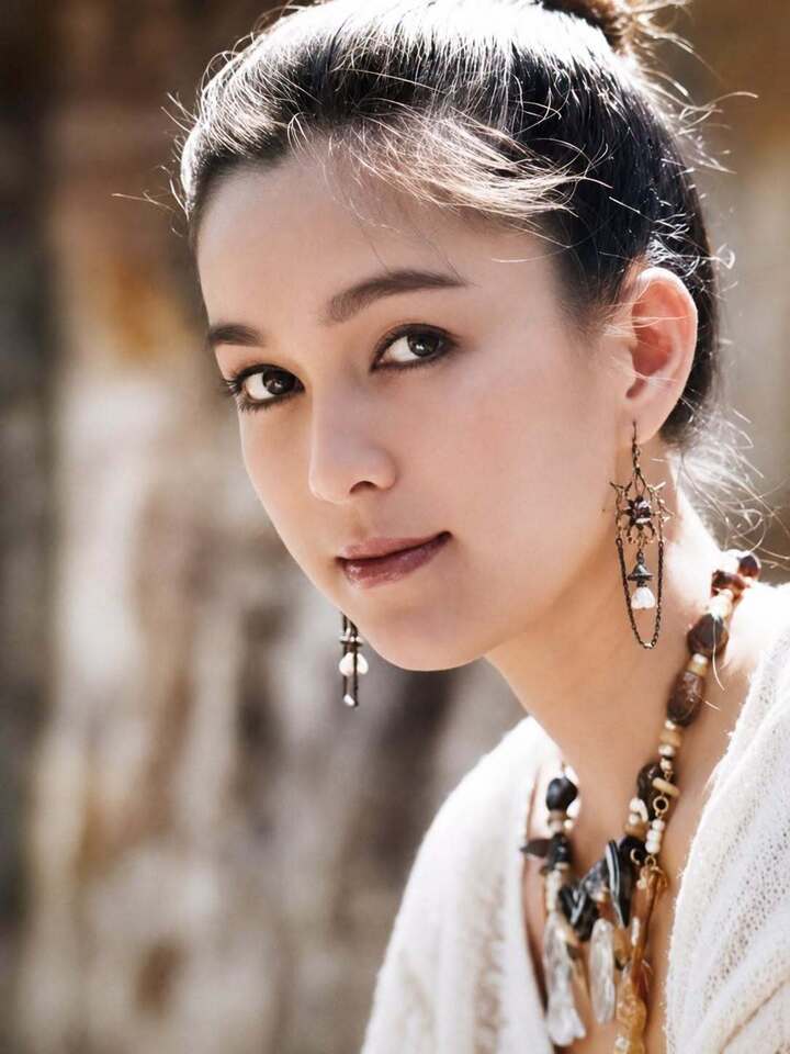 'Nữ ho&agrave;ng ảnh lịch' Diễm My lạ lẫm với t&oacute;c ngắn trong ảnh hiếm hơn 30 năm trước- Ảnh 3.