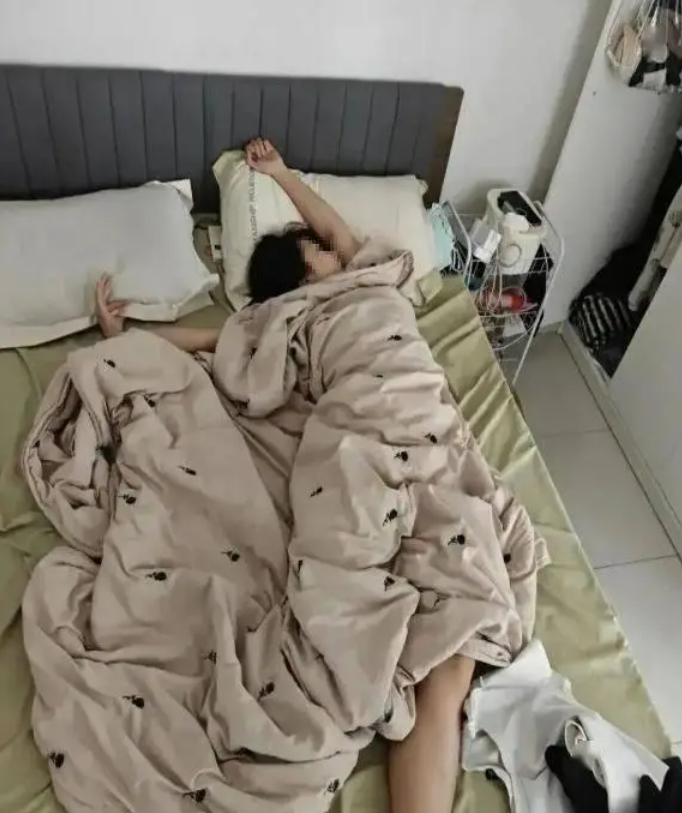 Mẹ l&ecirc;n mạng than v&atilde;n con g&aacute;i 21 tuổi "lười chẩy th&acirc;y", kh&ocirc;ng biết phụ việc nh&agrave;, d&acirc;n mạng nghe xong ng&aacute;n ngẩm: Ti&ecirc;n tr&aacute;ch kỷ, hậu tr&aacute;ch nh&acirc;n!- Ảnh 1.