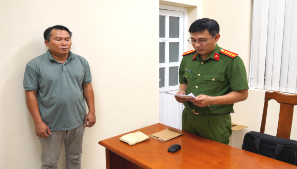 Thi h&agrave;nh lệnh bắt tạm giam gi&aacute;o vi&ecirc;n dạy l&aacute;i xe &ocirc; t&ocirc; V&otilde; Trường Giang SN 1988- Ảnh 1.