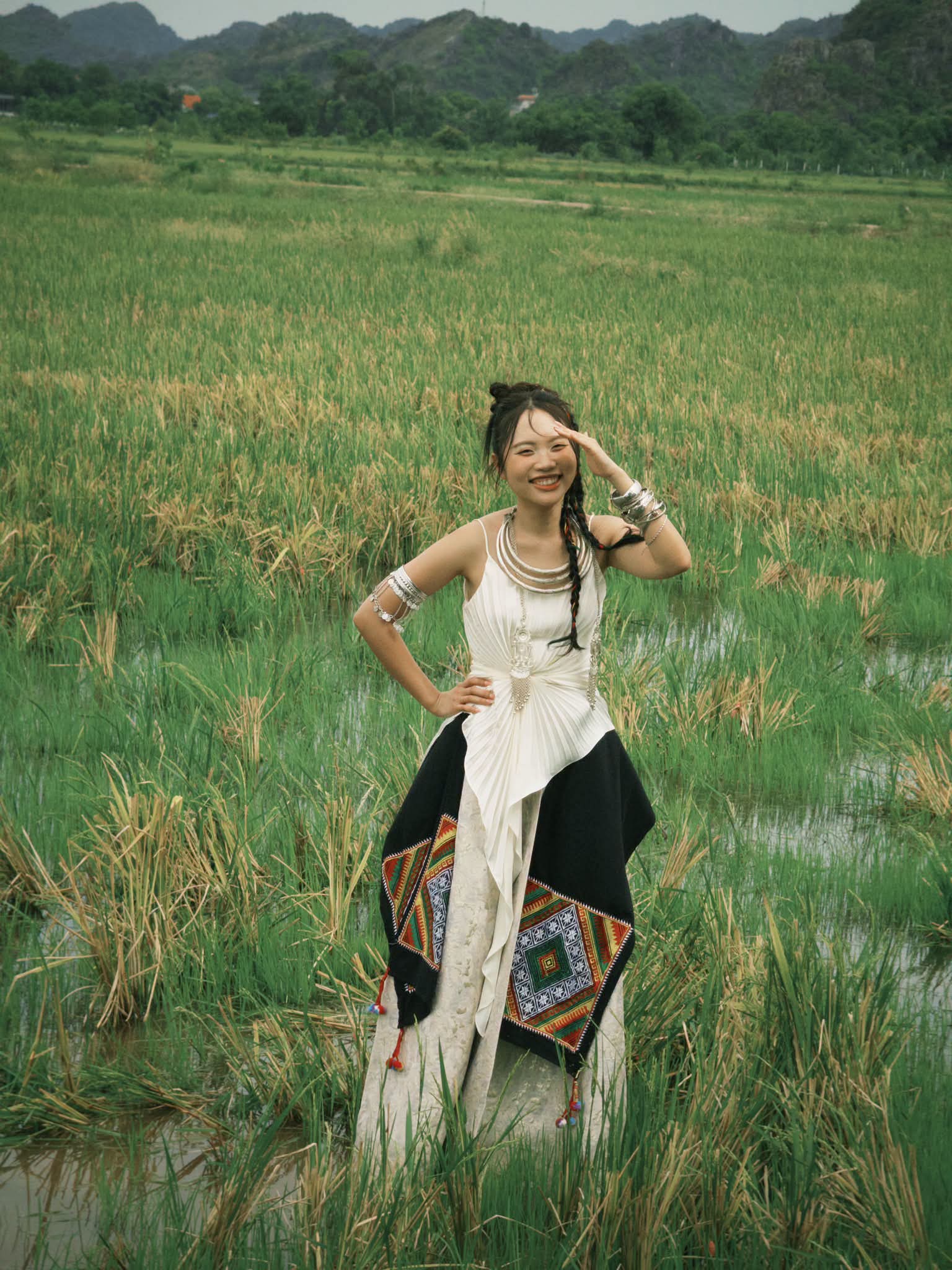 Cả showbiz gi&uacute;p Phương Mỹ Chi ho&agrave;n th&agrave;nh cột mốc trọng đại- Ảnh 1.