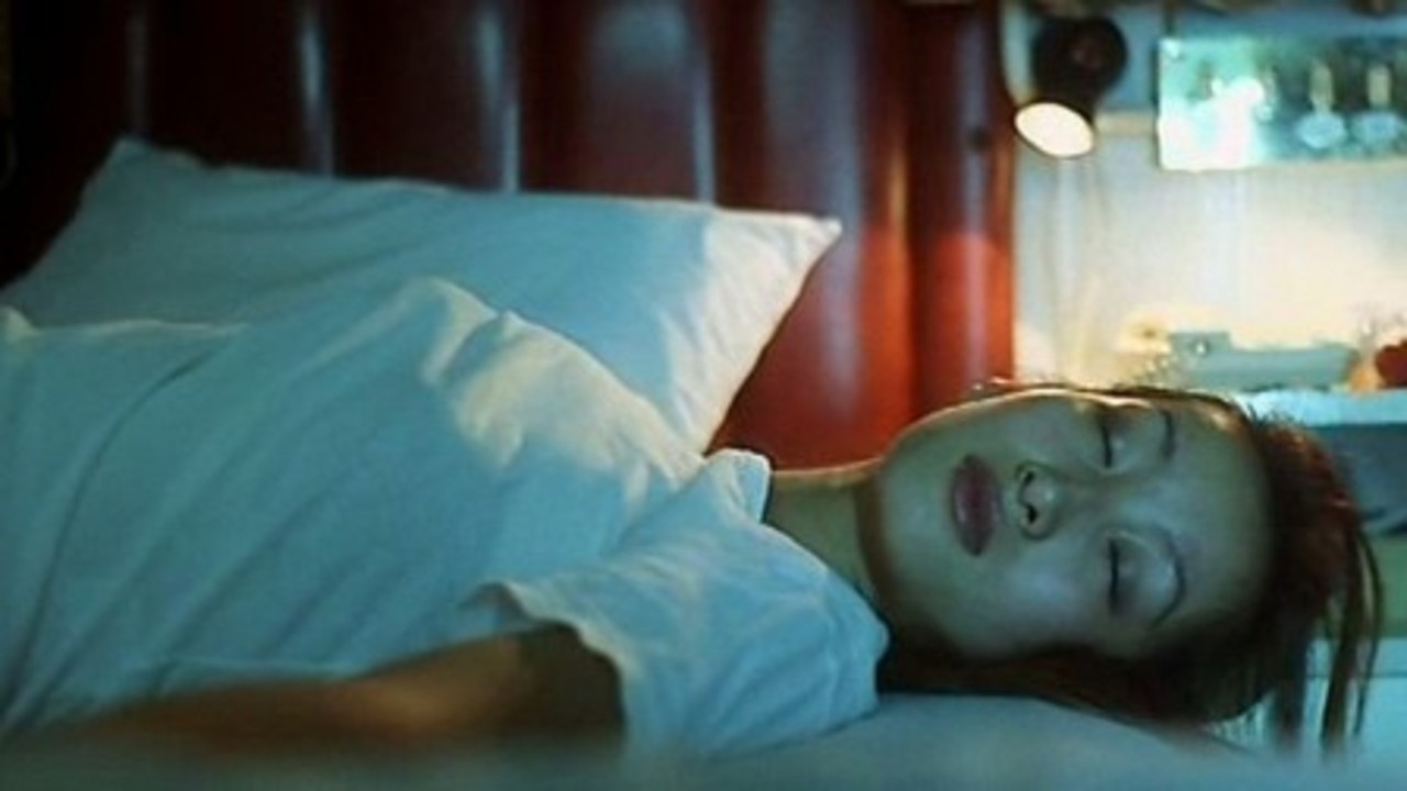 7 bộ phim 18+ của điện ảnh Hong Kong: T&aacute;o bạo v&agrave; đầy &aacute;m ảnh nhưng được giới chuy&ecirc;n m&ocirc;n đ&aacute;nh gi&aacute; cao- Ảnh 3.