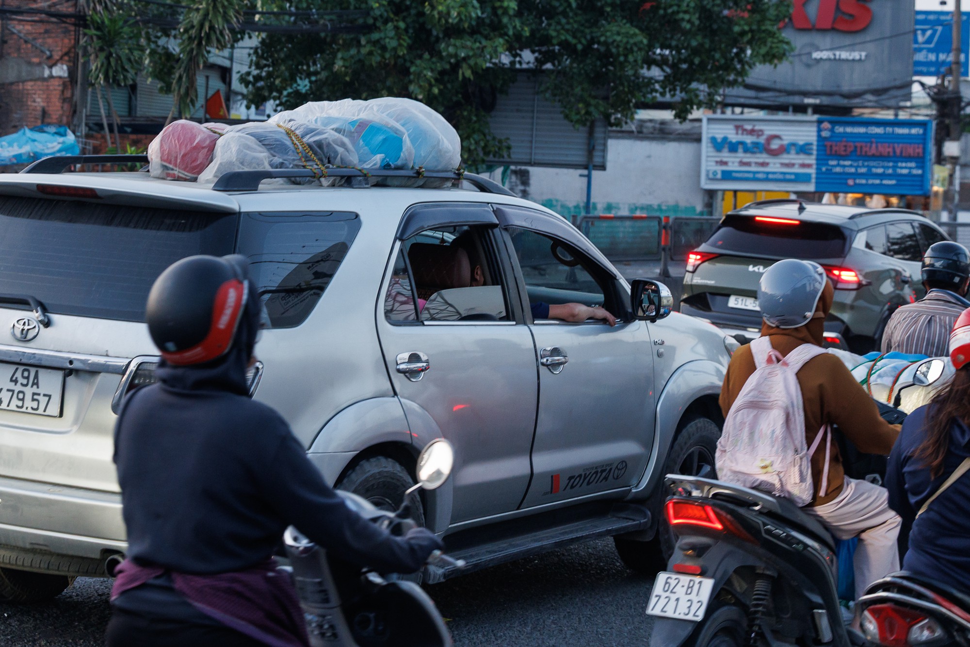 Cảnh tượng trên đường phố lúc này thay cho thông báo: Hết lễ, mai đi làm! - Ảnh 15.