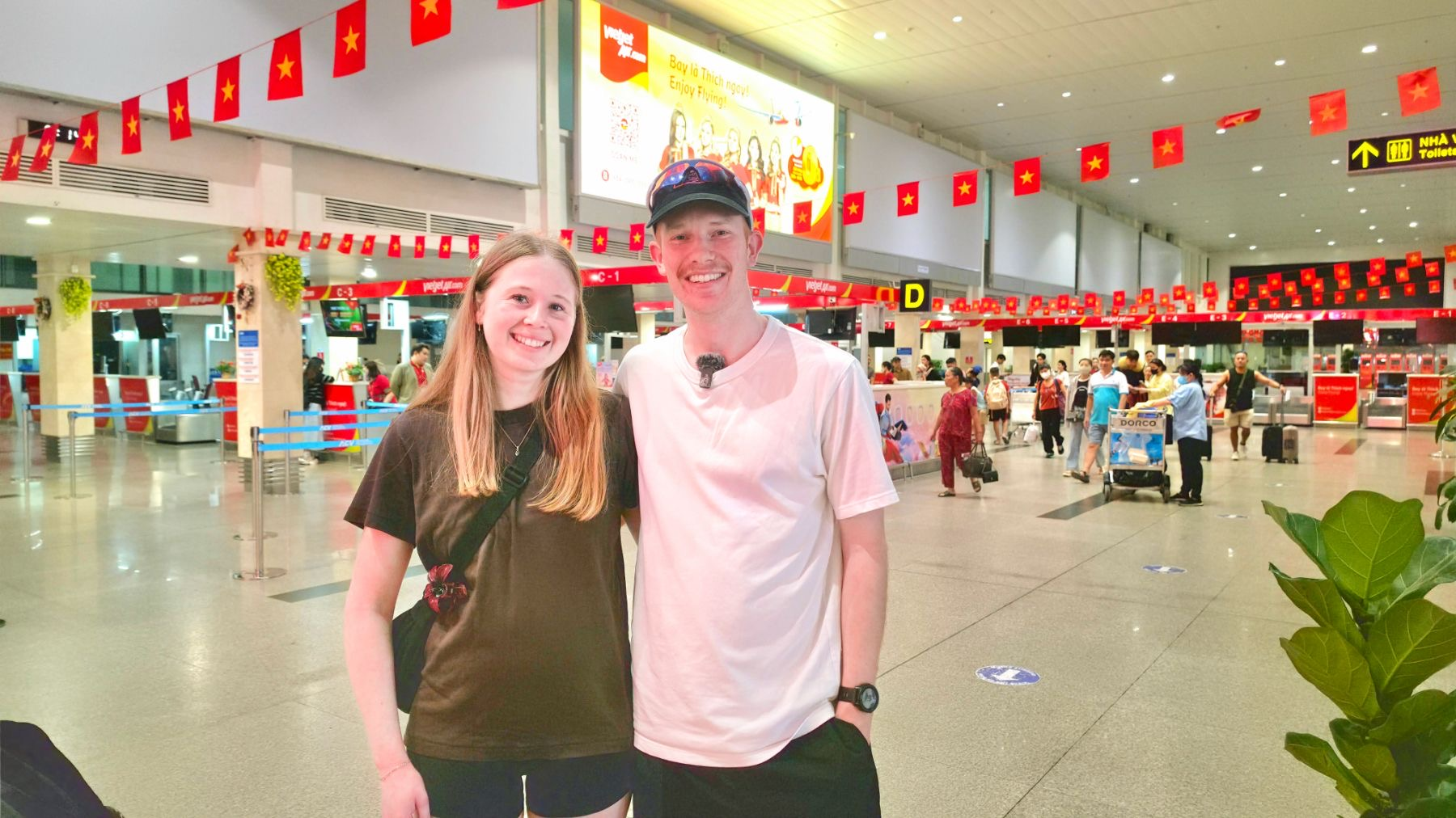 &rlm;Sắc đỏ sao v&agrave;ng rực rỡ từ s&acirc;n bay đến những chuyến bay Vietjet dịp Quốc kh&aacute;nh 2/9&rlm; - Ảnh 2.