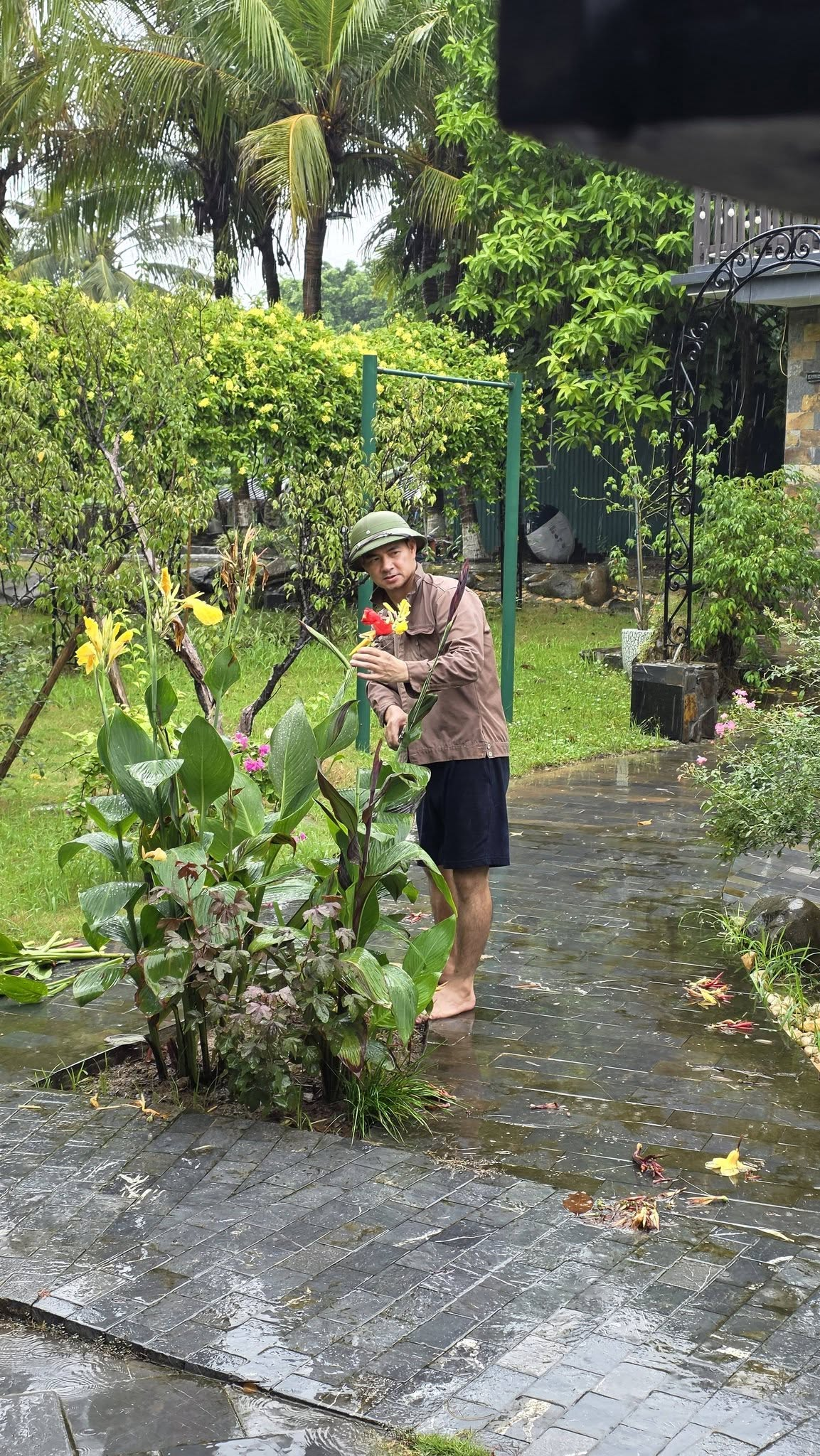 Con trai xin ph&eacute;p đi chơi với bạn, Cục trưởng Xu&acirc;n Bắc hỏi ngay 3 c&acirc;u - Ảnh 3.