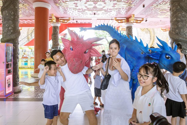 Kỳ nghỉ lễ 2/9: Du khách đổ xô chơi công viên giải trí tại thành phố Quảng Ninh - Ảnh 4.