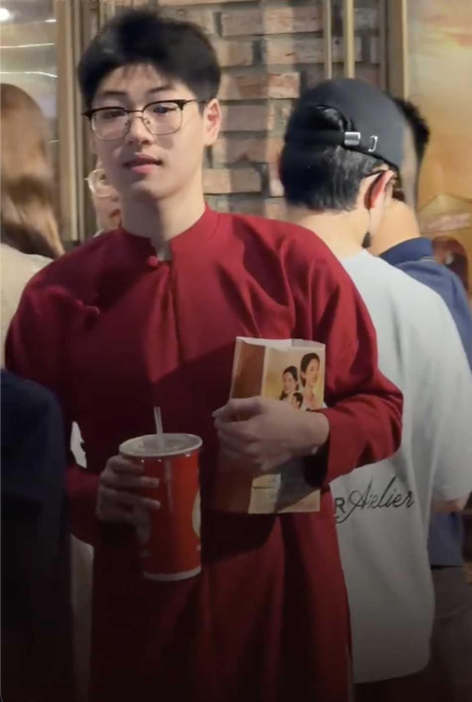 Con trai mỹ nh&acirc;n Việt vừa được đề cử đẹp nhất thế giới: 15 tuổi visual như hotboy học đường, xuất hiện l&agrave; triệu view- Ảnh 8.