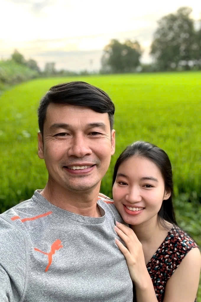 Nam diễn vi&ecirc;n Việt về qu&ecirc; mở tiệm lẩu b&igrave;nh d&acirc;n, tự tay phục vụ từng thực kh&aacute;ch- Ảnh 6.