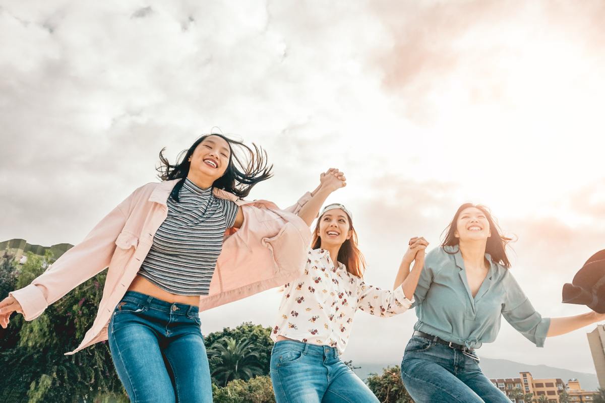 Bí quyết giúp người trẻ yên tâm tài chính, vui sống trọn vẹn - Ảnh 1.