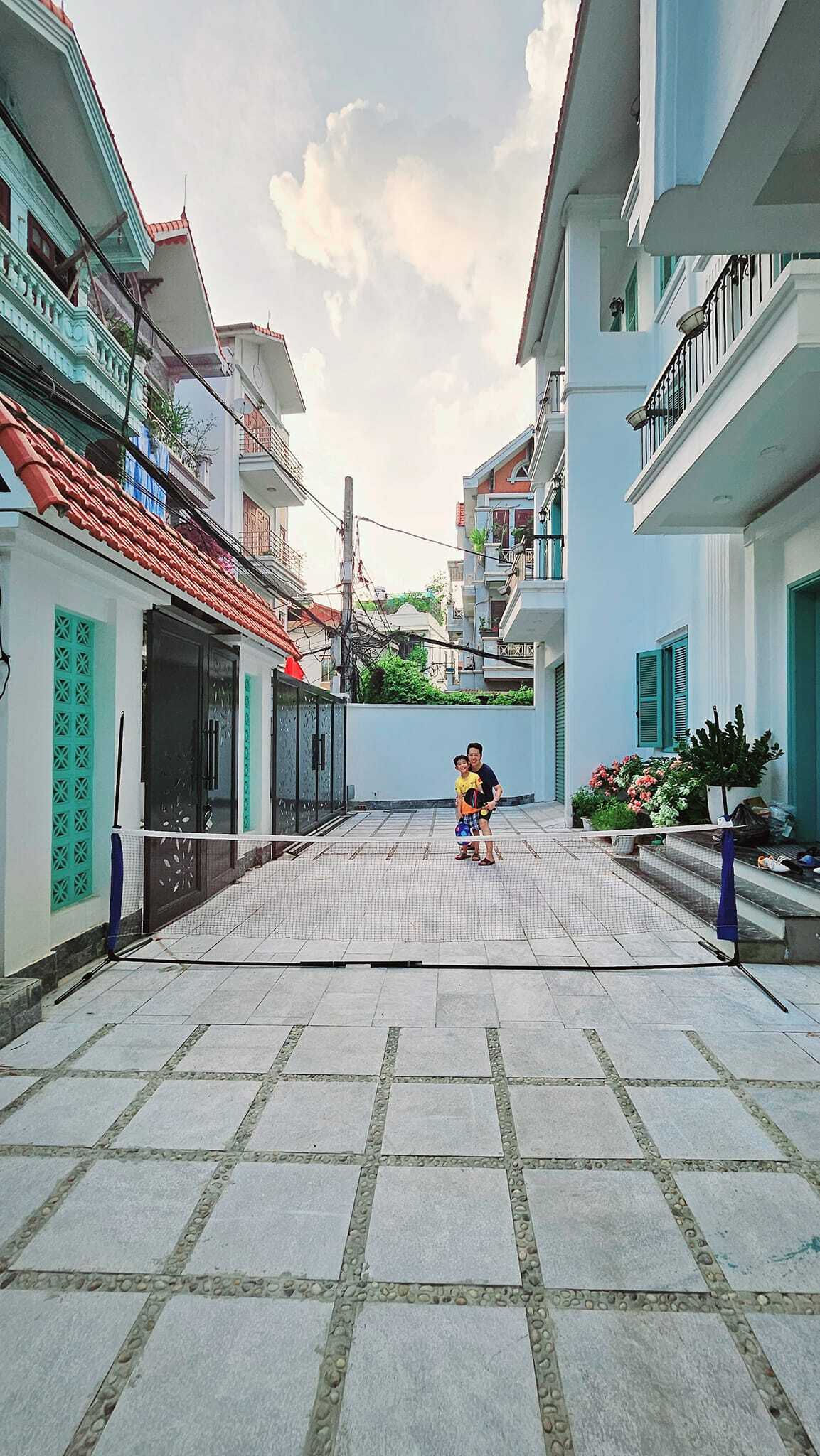 Biệt thự của nam BTV c&oacute; profile "khủng" nhất VTV: S&acirc;n vườn rộng, b&ecirc;n trong c&oacute; một căn ph&ograve;ng rất đặc biệt- Ảnh 5.