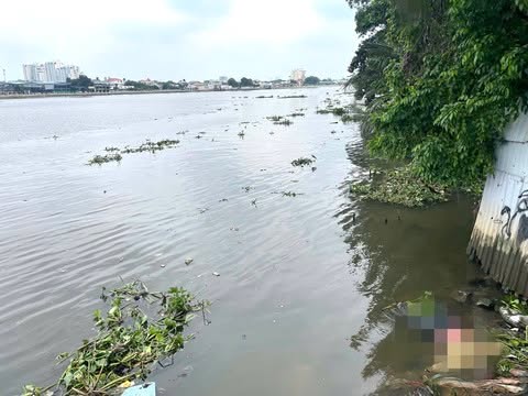 Điều tra vụ thi thể người đàn ông có chùm chìa khoá trong túi trôi trên sông Sài Gòn- Ảnh 1.