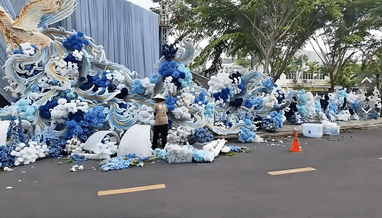 Thiếu gia tiệm vàng miền Tây cưới vợ: Chi vài trăm triệu dựng cổng cưới long - phụng dài 50m, bà con thi nhau đến check-in- Ảnh 3.