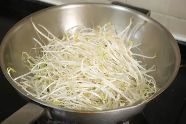 M&oacute;n ăn thanh nhiệt n&ecirc;n ăn v&agrave;o tiết thu ph&acirc;n gi&uacute;p giải độc v&agrave; bổ sung kali - Ảnh 4.