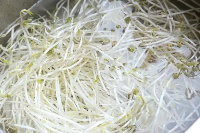 M&oacute;n ăn thanh nhiệt n&ecirc;n ăn v&agrave;o tiết thu ph&acirc;n gi&uacute;p giải độc v&agrave; bổ sung kali - Ảnh 1.