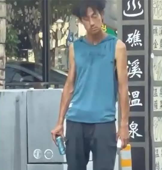 T&igrave;nh h&igrave;nh của nam thần m&agrave;n ảnh mất tr&iacute;, ng&agrave;y đ&ecirc;m đi lang thang khắp nơi sau c&uacute; sốc mẹ ruột qua đời- Ảnh 5.