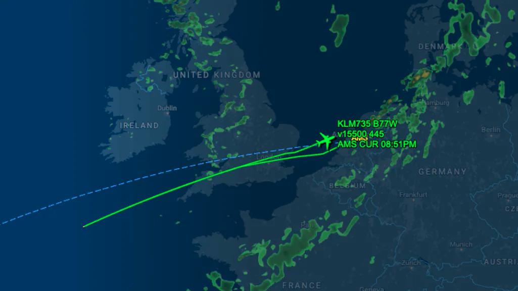 Pin sạc dự ph&ograve;ng ph&aacute;t nổ ở độ cao 9.000 m, m&aacute;y bay chở 322 người phải quay đầu- Ảnh 4.