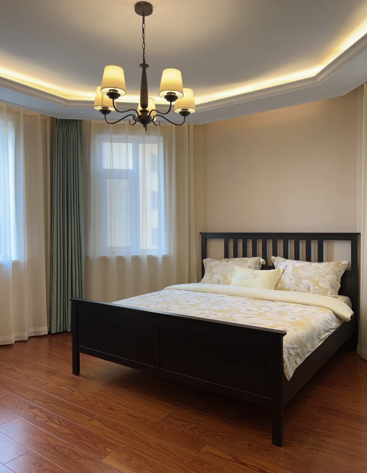 Xem 2 ng&ocirc;i nh&agrave; n&agrave;y mới hiểu v&igrave; sao ng&agrave;y c&agrave;ng nhiều người bỏ sofa, b&agrave;n tr&agrave; v&agrave; kệ tivi- Ảnh 14.