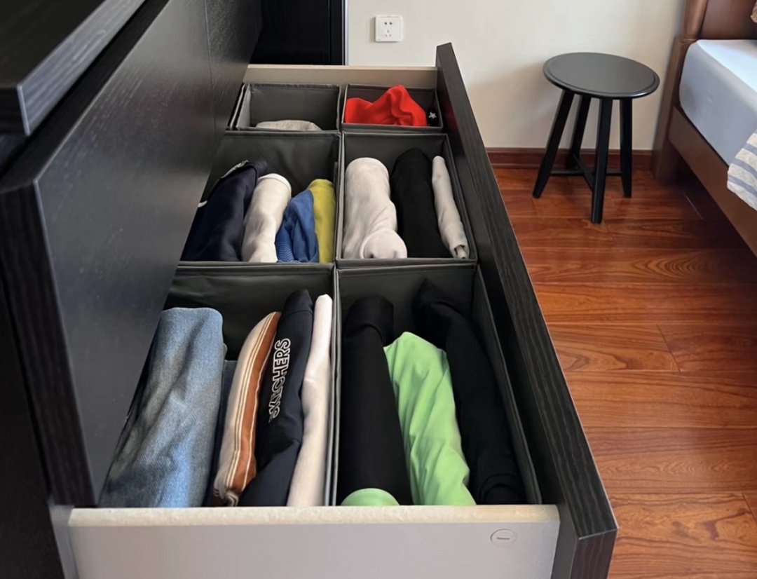 Xem 2 ng&ocirc;i nh&agrave; n&agrave;y mới hiểu v&igrave; sao ng&agrave;y c&agrave;ng nhiều người bỏ sofa, b&agrave;n tr&agrave; v&agrave; kệ tivi- Ảnh 16.