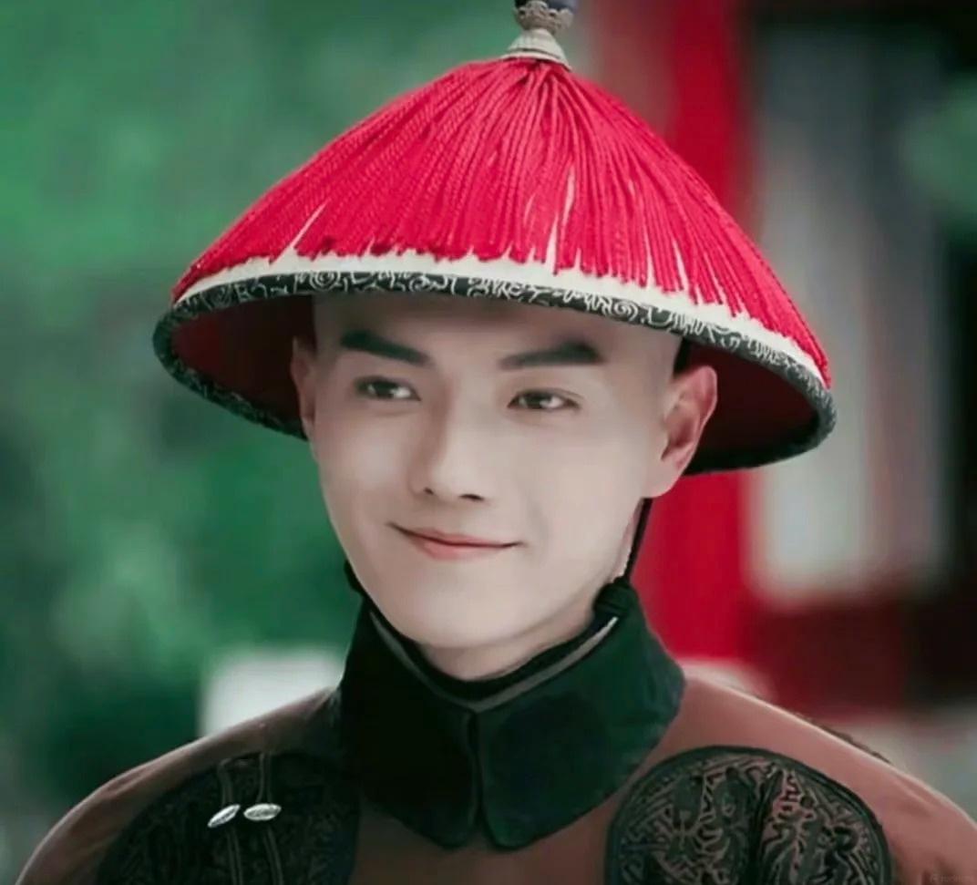 "Hot boy đẹp nhất Tử Cấm Thành" Hứa Khải đổ bộ Tân Sơn Nhất: Visual đời thực vừa soái vừa ngầu không chỗ chê- Ảnh 6.