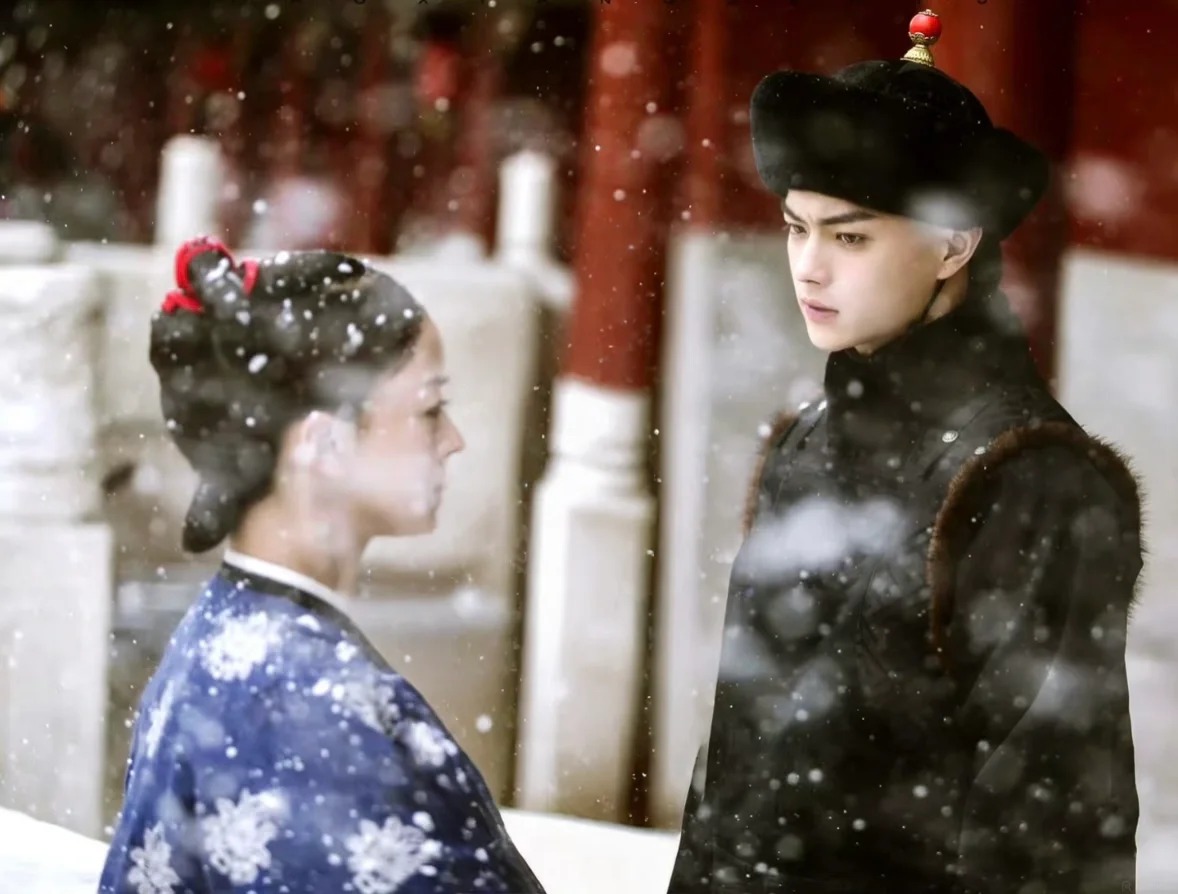 "Hot boy đẹp nhất Tử Cấm Thành" Hứa Khải đổ bộ Tân Sơn Nhất: Visual đời thực vừa soái vừa ngầu không chỗ chê- Ảnh 5.