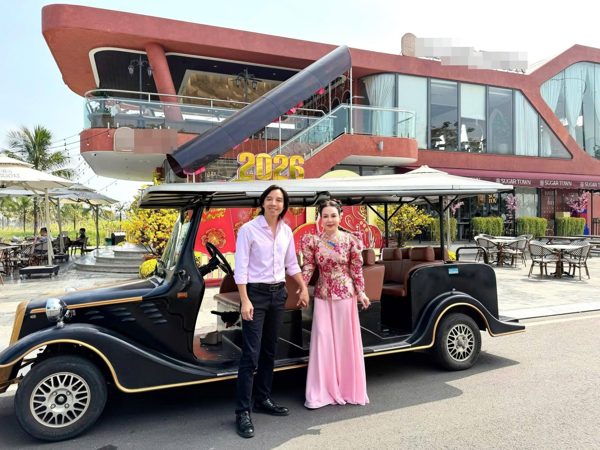Vợ chồng nữ nghệ sĩ từ Mỹ về Việt Nam đi b&aacute;n b&aacute;nh khắp TP.HCM, phục vụ hơn 1000 kh&aacute;ch mỗi ng&agrave;y- Ảnh 4.