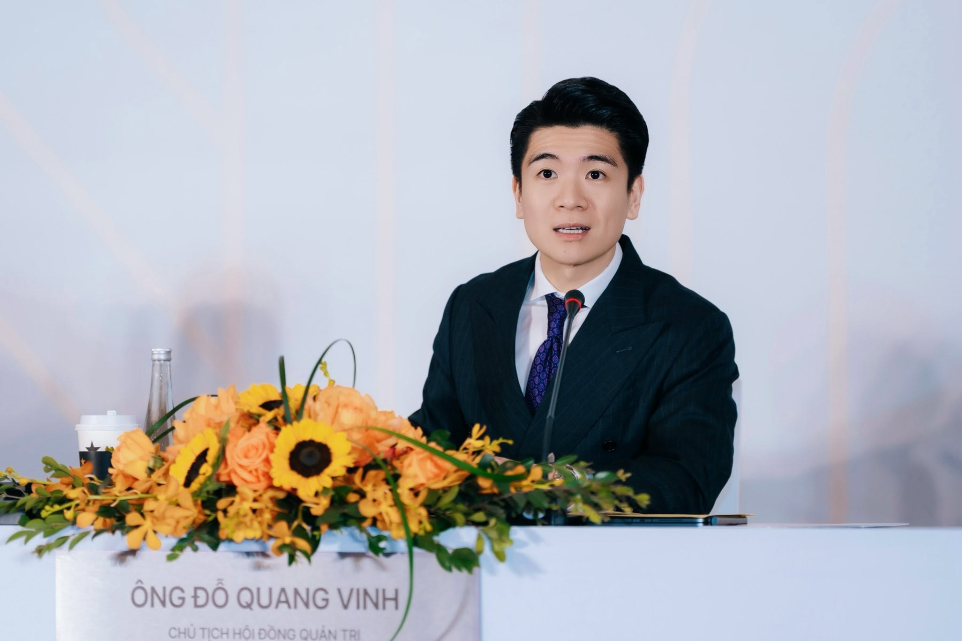 Ch&acirc;n dung người Việt vừa học Tiến sĩ vừa l&agrave;m Ph&oacute; TGĐ ng&acirc;n h&agrave;ng, t&agrave;i khoản chứng kho&aacute;n gần 1.482 tỷ đồng- Ảnh 2.