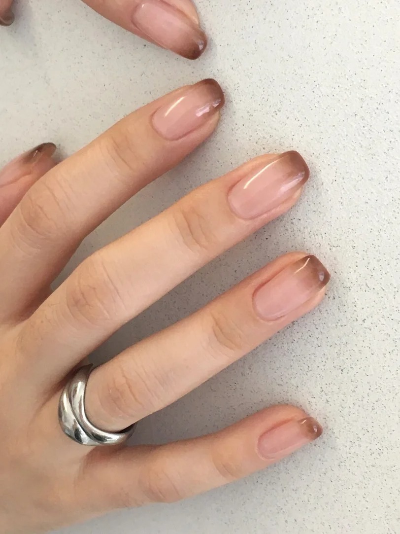 Nail màu cà phê là lựa chọn “chân ái” của mùa thu 2026: Đẹp tinh tế kiểu old money- Ảnh 4.