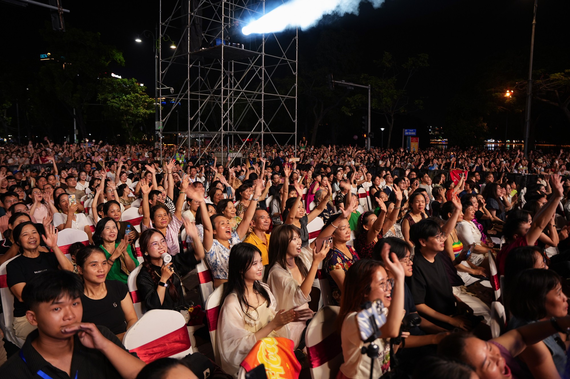 Toàn cảnh lễ bế mạc Festival Thăng Long - Hà Nội 2026: Di sản được trao truyền, sáng tạo và tiếp nối - Ảnh 19.
