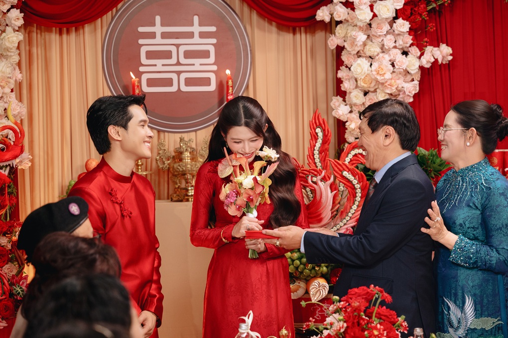 C&ocirc; g&aacute;i qu&ecirc; Đ&agrave; Lạt cưới chủ kh&aacute;ch sạn Colline, về l&agrave;m d&acirc;u gặp cảnh kh&ocirc;ng ngờ- Ảnh 4.
